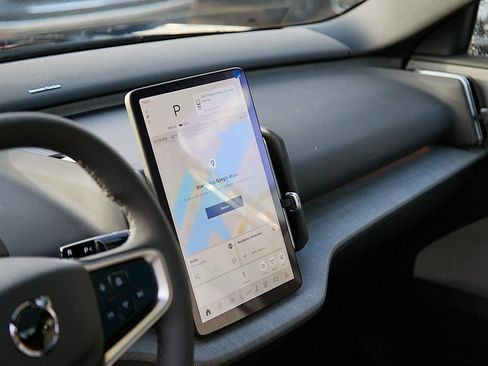 New 2025 Volvo EX30 Ultra w/ Protection Package Premier image 15