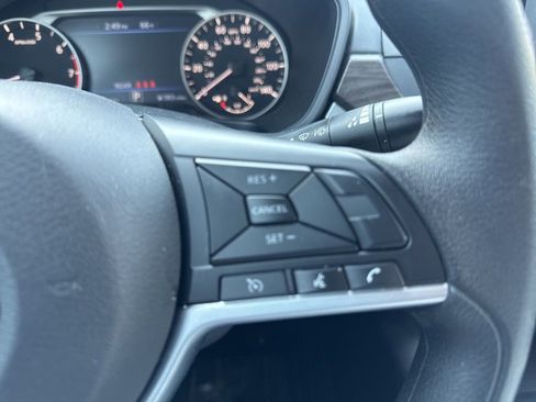 Used 2025 Nissan Altima 2.5 SV image 14