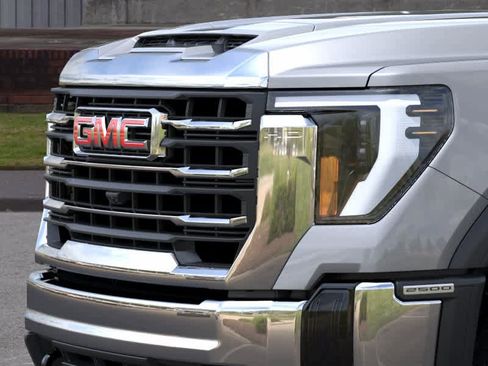 New 2026 GMC Sierra 2500 SLE AWD/4WD image 13