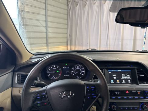 Used 2017 Hyundai Sonata SE w/ Cargo Package image 19