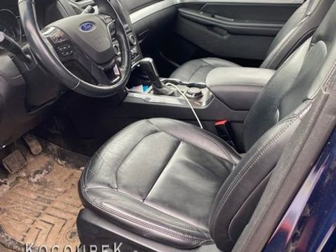 Used 2017 Ford Explorer XLT w/ Equipment Group 202A image 6
