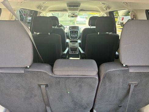 Used 2019 Dodge Grand Caravan SE FWD image 10