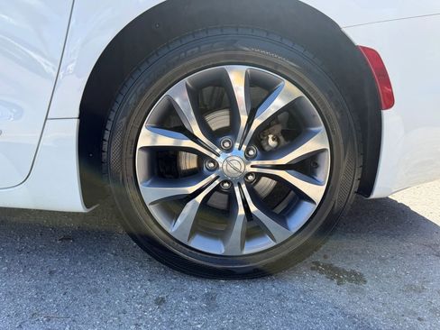 Used 2019 Chrysler Pacifica Limited w/ Tire & Wheel Group image 21