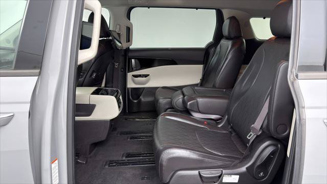 Used 2022 Kia Carnival SX FWD image 16