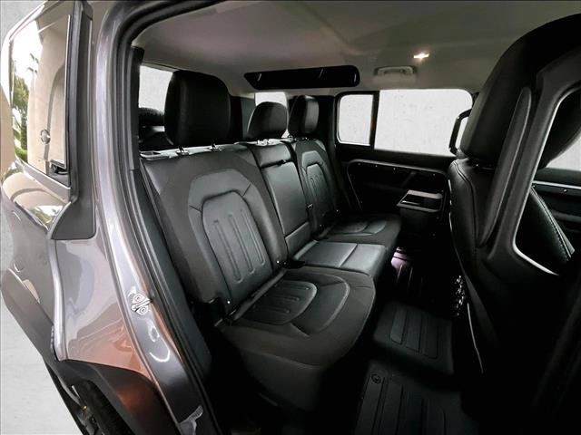 Used 2020 Land Rover Defender 110 SE AWD/4WD image 29