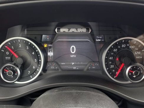New 2026 RAM 1500 4x4 Crew Cab image 12