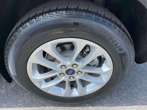 Certified 2022 Ford Escape SE w/ Cold Weather Package AWD/4WD image 11