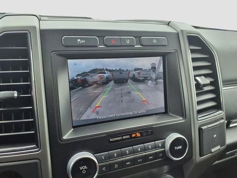 Used 2021 Ford Expedition XLT image 23