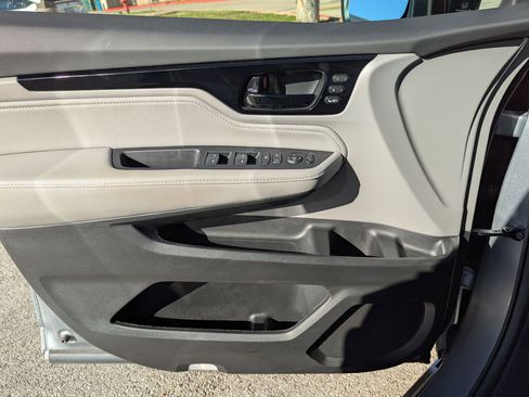 Used 2024 Honda Odyssey Touring image 10