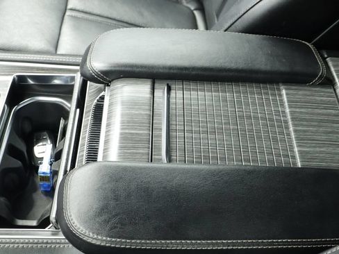 Certified 2024 Jeep Wagoneer Series II w/ Flexible Seating Group AWD/4WD image 44