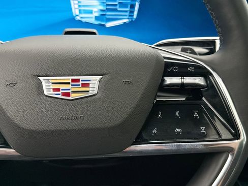 Used 2026 Cadillac Escalade Luxury AWD/4WD image 12