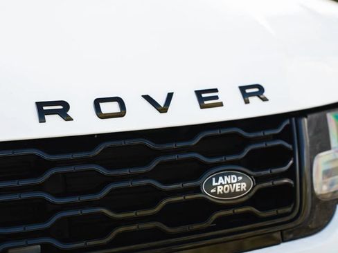 Used 2022 Land Rover Range Rover Sport HST AWD/4WD image 3