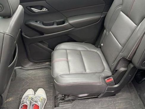 Used 2022 Chevrolet Traverse RS w/ LPO, Floor Liner Package AWD/4WD image 9