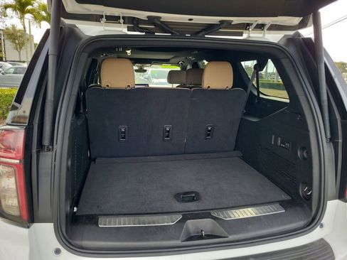 Used 2021 Chevrolet Suburban Premier w/ Premium Package image 14