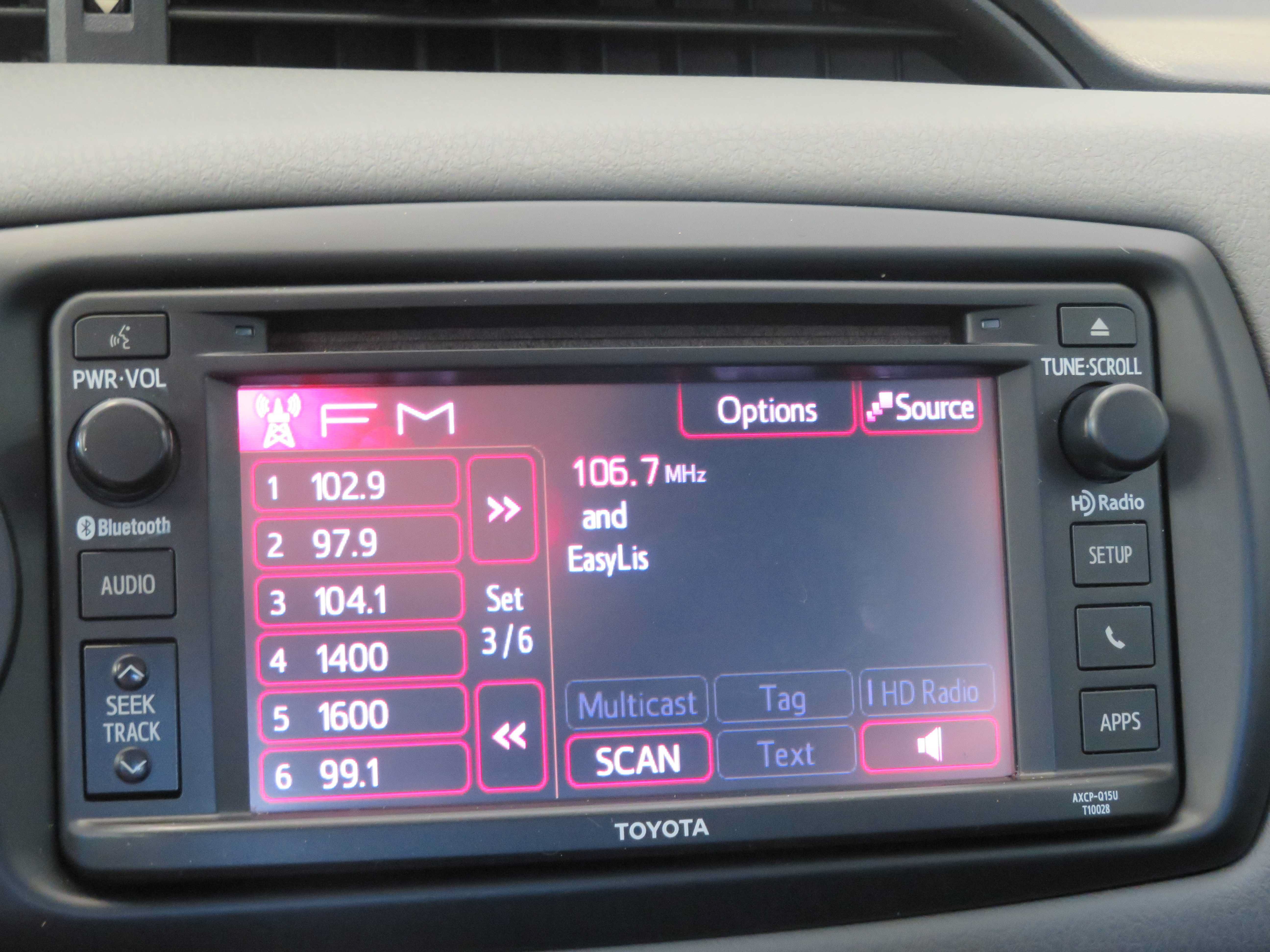 Used 2015 Toyota Yaris L FWD image 30