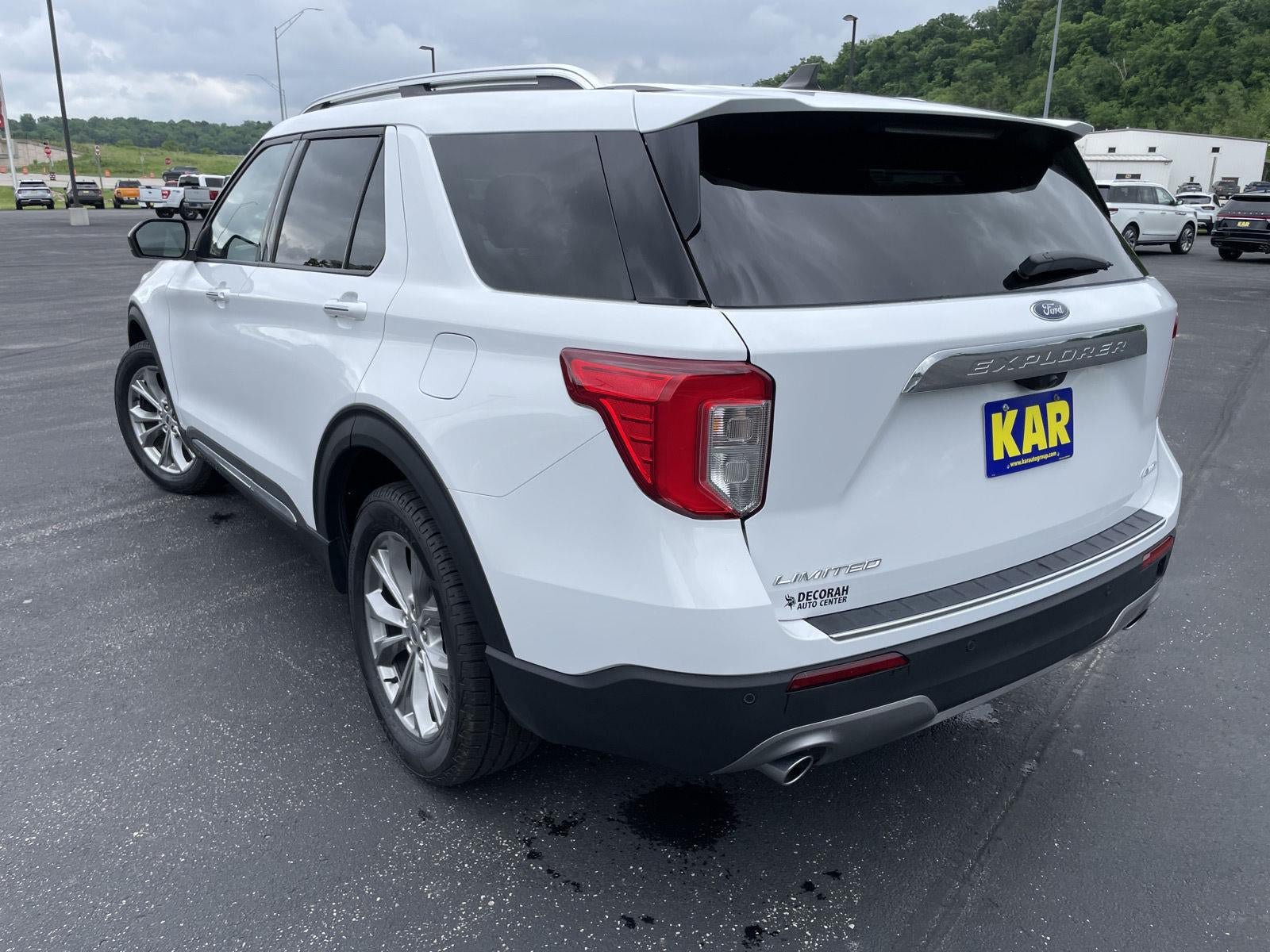 Used 2024 Ford Explorer Limited AWD/4WD image 7