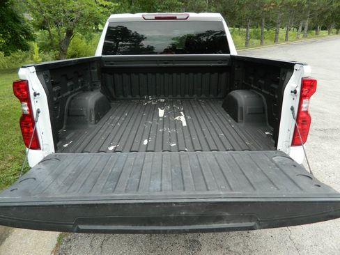 Used 2022 Chevrolet Silverado 1500 W/T w/ WT Value Package AWD/4WD image 9