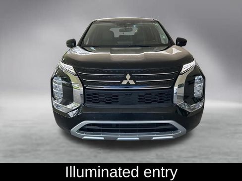 Used 2023 Mitsubishi Outlander SE FWD image 12