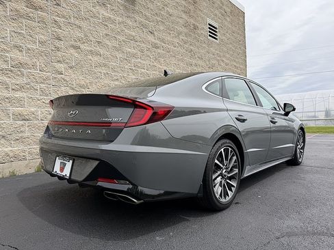 Used 2021 Hyundai Sonata Limited w/ Winter Weather Package FWD image 3