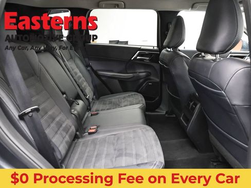 Used 2025 Mitsubishi Outlander SE AWD/4WD image 23