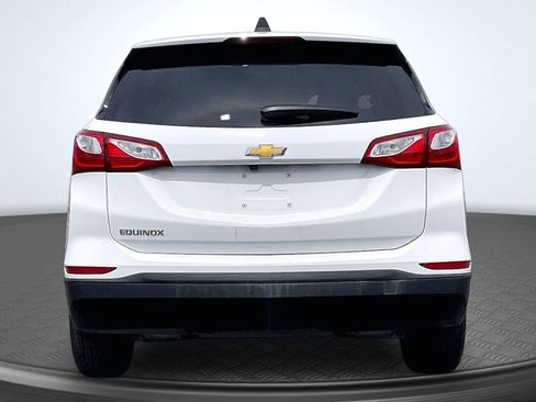 Used 2019 Chevrolet Equinox LS w/ LS Convenience Package image 4