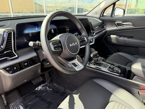 Used 2025 Kia Sportage SX image 34
