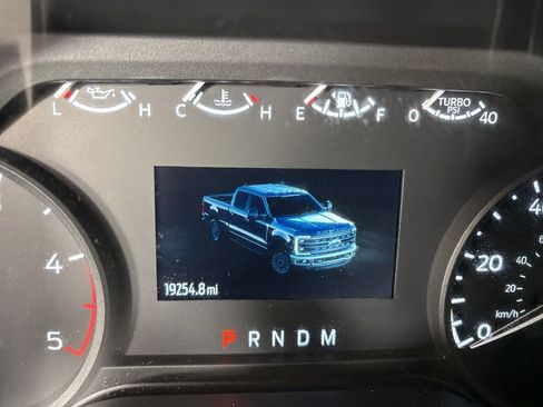 Used 2025 Ford F250 XLT w/ FX4 Off-Road Package image 12