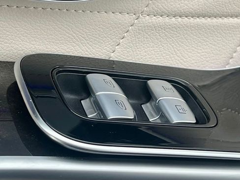 Certified 2024 Mercedes-Benz S 580e 4MATIC Sedan image 32