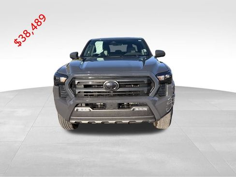 Certified 2025 Toyota Tacoma SR5 image 4