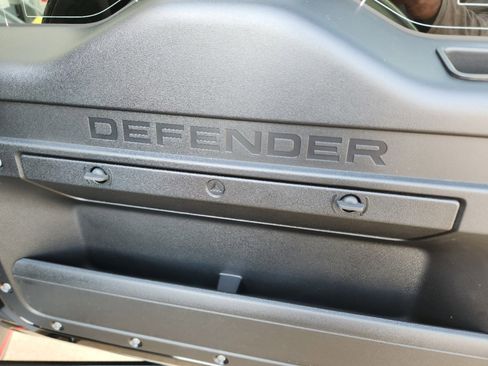 New 2025 Land Rover Defender 110 X-Dynamic SE AWD/4WD image 26