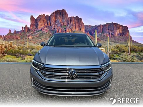 Used 2023 Volkswagen Jetta SEL FWD image 6