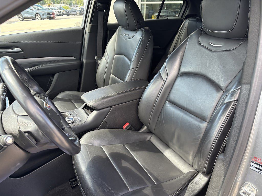 Used 2024 Cadillac XT4 Premium Luxury FWD image 11
