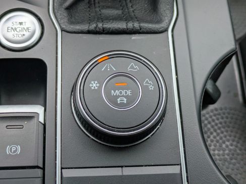 Used 2018 Volkswagen Atlas SE AWD/4WD image 30