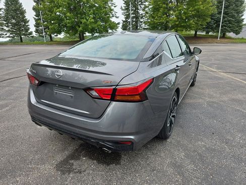 Used 2024 Nissan Altima 2.5 SR FWD image 6