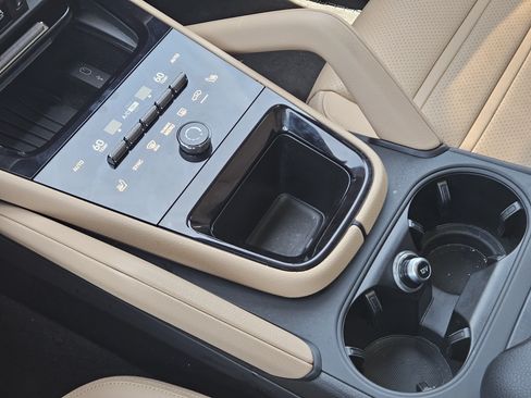 Certified 2026 Porsche Cayenne Coupe AWD/4WD image 20