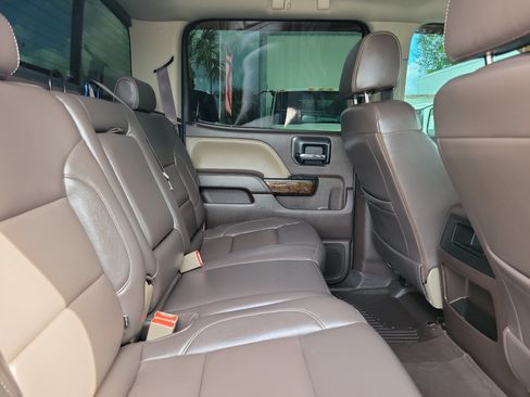 Used 2018 Chevrolet Silverado 1500 LT w/ All Star Edition RWD image 7