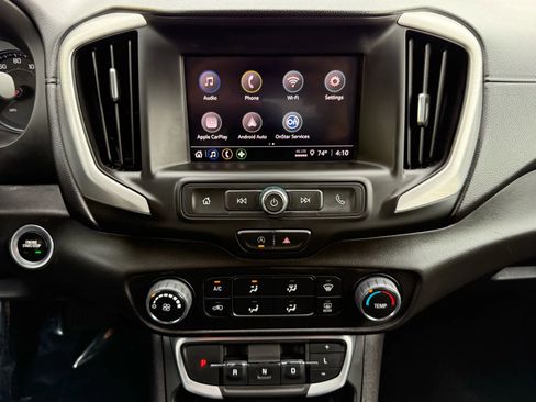 Used 2022 GMC Terrain SLE image 16