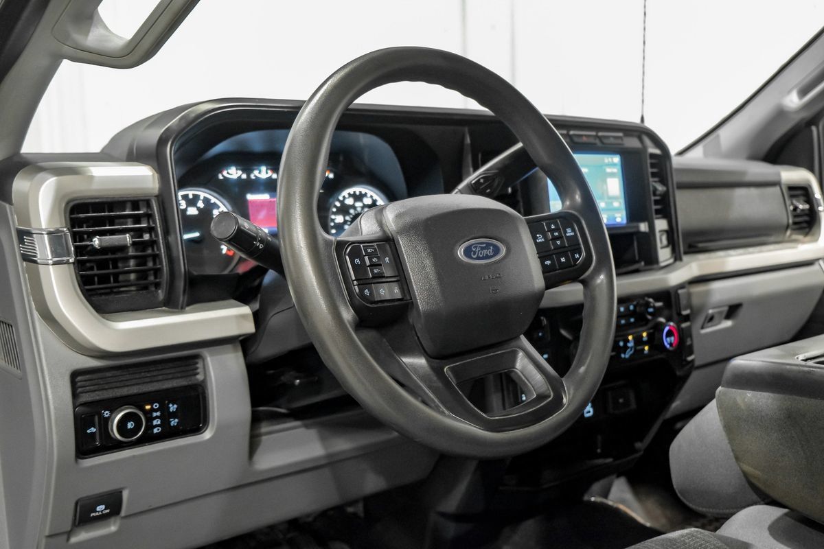 Used 2023 Ford F350 XLT w/ 360-Degree Camera Package AWD/4WD image 14