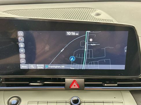 Used 2025 Hyundai Elantra Limited FWD image 12
