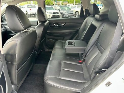 Used 2018 Nissan Rogue SL FWD image 18