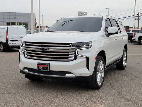Used 2021 Chevrolet Tahoe High Country w/ Premium Package RWD image 4