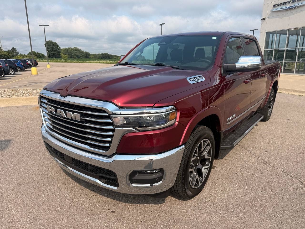 Used 2025 RAM 1500 Laramie AWD/4WD image 8