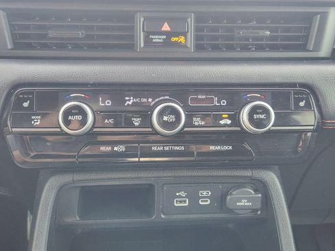 Used 2023 Honda Pilot TrailSport image 22