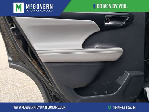 Used 2021 Toyota Highlander XLE image 10