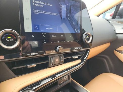 Used 2024 Lexus NX 250 FWD w/ Towing Package (2000 Lbs) image 30