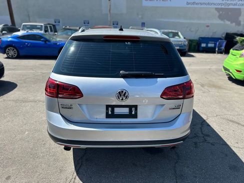 Used 2017 Volkswagen Golf Alltrack SEL image 16