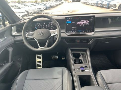 New 2026 Volkswagen Tiguan SE R-Line image 9