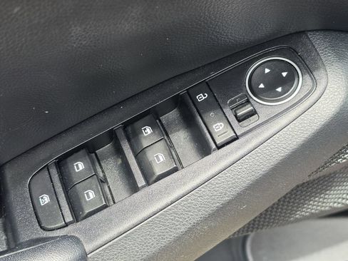 Used 2022 Kia Seltos S FWD image 16