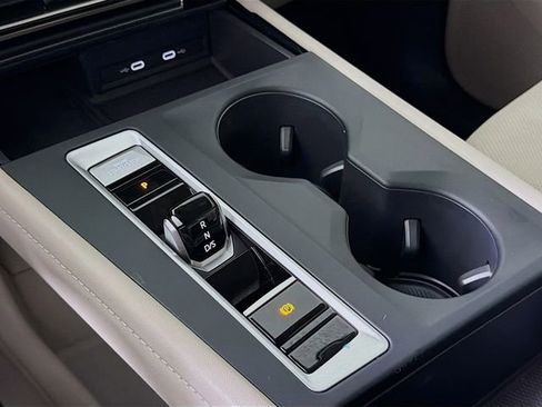 Used 2024 Volkswagen Atlas SE image 17