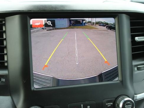 Used 2024 RAM 2500 Big Horn AWD/4WD image 21